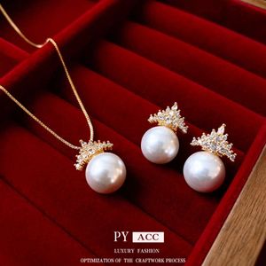 Sier Needle Pearl Zircon Earring Halsband Set French Light Elegant Fashion Versatila örhängen