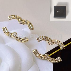 Küpe Tasarımcı Elmas Mektup Küpe Çıtçıt Küpeler Klasik Marka Takı Kadınlar İnci Eardrop Lover Hediyeler Çift 925 Gümüş Moda Aksesuarları Kutu