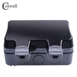 Coswall IP66 Caixa de parede à prova d'água à prova d'água IP66 Soquete de parede 13A Double Universal / UK Switched Outlet com porta de carregamento USB