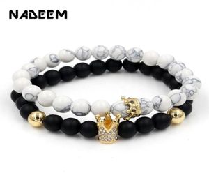 Moda 2pcsset Pave CZ King King Crown Cazibe Bilezik Doğal Howlite Taş Çifti Erkekler İçin Setler Kadın Mücevher Accessories 3059080