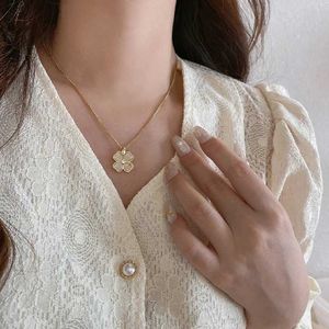 Pendant Necklaces Moonstone Clover Pendant Necklace Lover Birthday Gift Premium Fashion Jewelry Outlet Glamour Girl Wedding 240410