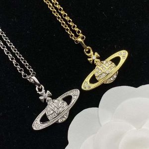 Designer Viviane Westwood Western Empress Dowager Saturn Chain Necklace High Sense Planet Pendant Clavicle Chain Hot Girl Style Overlapping Accessories high Vers