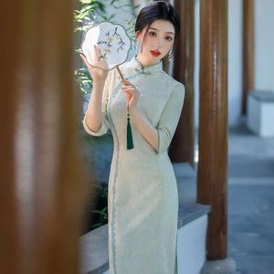 New Chinese Style Green Lace Cheongsam 2023 New Temperament Young Girl Improved Dress with Low Slit