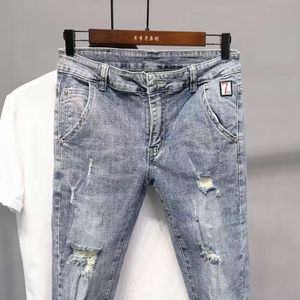 Bedömda jeans, mäns 9-tums smala passform, små fötter, 2023 ny trend, avslappnad tunn stil, bantning av 9-tums byxor, sommar