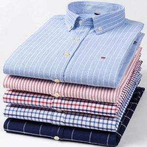 Dimensioni S 7xl Blue Men Shirt manica lunga 100% Cotton oxford soft comodo di qualità regolare uomo d'affari camicie casual 240328