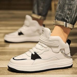 Casual Shoes Autumn Winter High Top Men sneaker 2024 Chain Design Men's Vulcanize Fashionabla och mångsidiga vita sneakers för