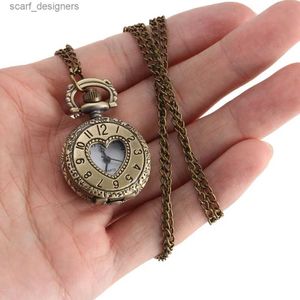 Pocket Watches Vintage Pocket Bronze Quartz Cool Chain Hollow Heart Necklace Pendant Gift Y240410