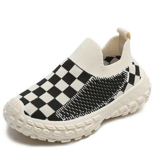 2024 New Soft Sofed Baby First Walkers Shoes Non-Slip Distering Discal Nature Mosted Lattice Children's Shoes Designer Boys and Girls Sneakers