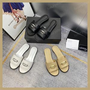 مصمم شرائح صندل Slippers Beach Classic Flat Sandal Luxury Summer Lays Leather Flops Flops Women's Sandals Women Classic Fashion Sandals