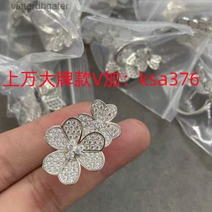 Resigner di design del marchio Vancefe di fascia alta per donne 925 argento puro tre fiori a tre foglie Angeri a diamante full ad anello placcato con marchio senior marchio designer gioielli