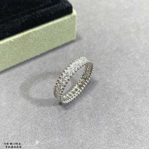 High End Vancefe Brand Designer Rings for Women High Version Clover 925 Pure Silver Flower Beads Single Row Full Diamond Ring som födelsedagspresent