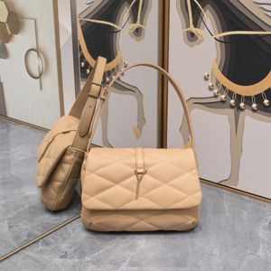 Brand de bolsa feminina de designer clássico ombro de luxo 2023 Multi cores da moda e encantadora saco de axila aaahh698567