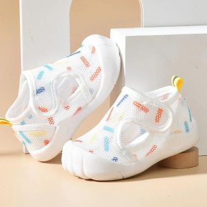 Sneakers sommarlätt mesh barn sandaler baby unisex skor antislip mjuk sula första vandrare spädbarn andningsbara avslappnade skor