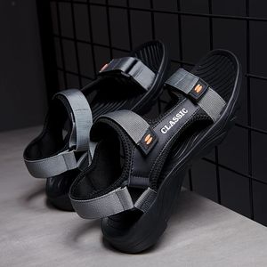 Наружные вадные сандалии Man Arch Support йога коврик стелька Gladiator Open Toe Summer Beach Slippers Antiskid прочная плоская обувь 240409