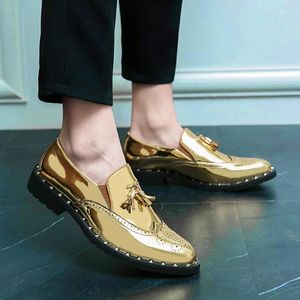 Casual Shoes Mens Fashion Stage Nightclub Dress Patent Leather Tassels Slip On Driving Oxfords Shoe Carved Brogue Gold Loafers Footwear