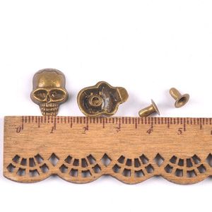 20st Skalle/Star/Dog Shape Metal Studs and Spikes Punk Rock Plaggets Diy Bead Crafts Clothes Bag Shoes Leather Nail C3222