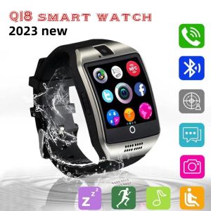 Watches 2023 Q18 BluetoothCompatible Smart Watch med Cam Facebook WhatsApp Twitter Sync Sport Smartwatch Support Sim Card PK A1 T100