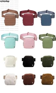 Midjepacks kvinnor bum överallt fleece midja väska schest lyxdesigner yoga bälte väska fanny pack nylon bumbag mens handväska utomhus axel 010822h7092575