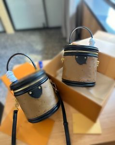 Lüks tasarımcı kova çantaları bayan kavrama çantaları küçük çapraz omuz çantaları tabut moda kova el çantası