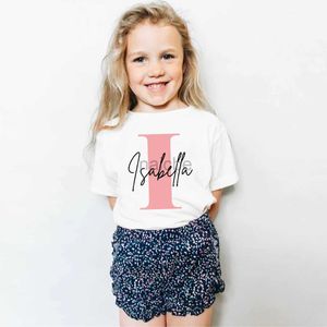 T-shirts personlig inledande flickor tshirt anpassade tjejnamn kläder sommar kort ärm toppar bokstäver tryck barn tees avslappnad småbarn outfit 240410