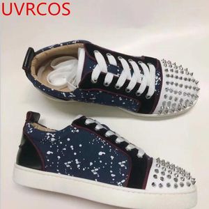 Sapatos casuais que tintam tênis masculinos mixados colorido prata picos homem design de renda de renda lã confortável unisex