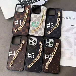 Retro Phone Case Designer Iphone Case Wrist Strap لـ iPhone 15 14 12 11 13 Pro Max 15Promax 14Promax 15 Plus Case Fashion Metal Cains Cover Mobile Mobile