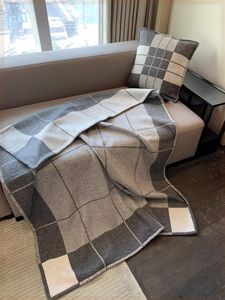 Gråa filtar tjockt hem soffa grå h ull kashmir design filt kudde toppsäljande av stora storlekar ullpartier färger