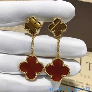 Seiko Edition Top Brand Vancefe Earrings New and Higher Version v Gold Single Flower Butterfly Clover Earrings Womens 18 Designer Brand Logo Engrave Earrings