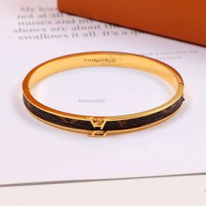 Women Branded Bracelets Bangle Designers Letter Jewelry Faux Leather Gold Plated Stainless Steel Bracelet Womens Wedding Jewelry Gifts ZG1183