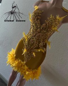 Party Dresses Gold O Neck Short Prom Black Girls Pärled Crystal Birthday Mermaid Feathers Rhinestone Mini Cocktail Homecoming