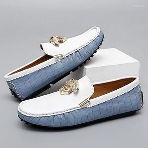 Sapatos casuais Luxuros genuínos de couro Mulheres masculinas Tamanho 35-48 Driving Designer Mocassins Boat de alta qualidade para homens deslizam