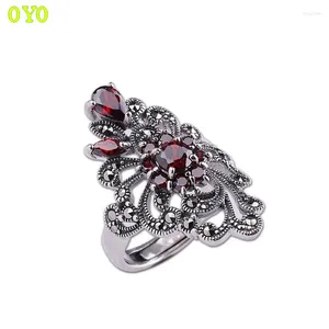 Clusterringe S925 Sterling Silberschmuck Persönlichkeit Retro -Frauenpomegranat -roter Ring