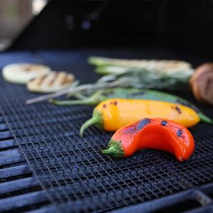 2024 Non-Stick Grid Shape BBQ Mat Cooking Grilling Sheet Liner Fish Vegetable Smoker Grill Mats Barbecue Supplies Tools for BBQ mat grilling