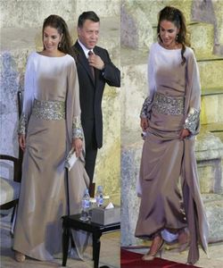 Silber lange Ärmel Muslimische Abendkleider mit Kristallen Sash Arabic Porm Kleid Islamische Abaya marokkanischer Dubai Kaftan Formaler Abend 8299282