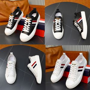 Lätt ut ur kontoret sneaker casual skor vita lyxiga sneakers perfekt passform snörning mens designer skor slip resistent gummi alla vädergrepp