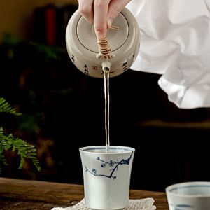 2 %/set da 100 ml di tè da fiori dipinto a mano tazza di tè in ceramica blu e bianca Ceramica personale odore di odore di tè Kungfu Cerimonia