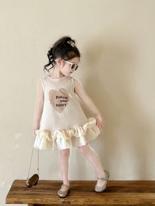 Mädchenbrief Liebe Herz gedruckte Weste Kleider Kinder Spleißen Gaze Falbala Kleid 2024 Sommer Kinder Prinzessin Kleidung Z7612