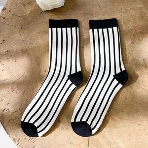 Men's Socks Lattice And Vertical Stripes Men Fashion Ootd Black White Women Sox Calcetines Classic Street Autumn Winter