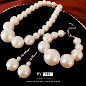 French Exaggerated Size Pearl Necklace Set with Baroque Design, Neckchain Light Temperament Jewelry