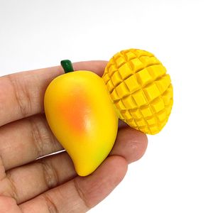 Bionic Food Kyl Magnet Creative Magnetic Kylskåp Stick Banana Mango Strawberry Morot Cup Model Kylskåpsdekoration