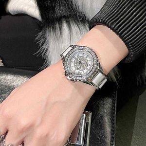 Berömda varumärken Autentiska Camellia Womens Full Diamond Watch Female Minority Light Luxury Workplace Ceramic Trend