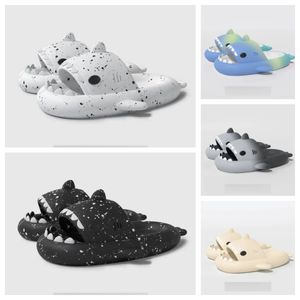 2024 Nya toppdesigner kvalitetsskor Sandal Summer Shark Slippers Shark Slide Black Blue Tjock Soled Shoes Men Women Kids Flat Sandals Gradient Flip Flops