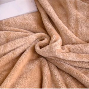 Battaniye minimalist ve aerodinamik dört mevsim battaniye rahat yumuşak kürk