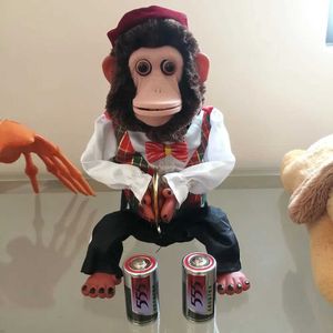 Peluş bebekler ünlü çok aksiyon zil çalıyor maymun Charlie Chimp Retro Electronic Peluş Dekoratif Oyuncak Orijinal Kaynak J240410