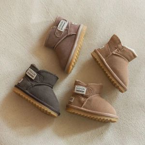 Stiefel neue Winterbaby Schneestiefel warm warmes Plüsch Leder Kleinkind Schuhe Fashion Jungen Mädchen Antislip Gummi -Sohle Baby Sneakers Säuglingsstiefel