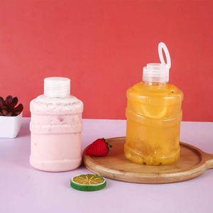 Mugs 1PCS Plastic Bottles Juice Containers With Lids Reusable Juicing Bottles Smoothie Bottle Drink Container For Sport Gym Training 240410