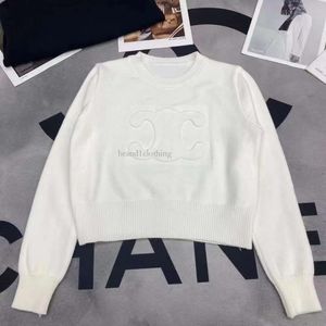 Tasarımcı Jumper Sweaters Kadın Örgü Sweater Giysileri Moda Külot Kadın Sonbahar Kış Giyim Bayanlar Beyaz Gevşek Uzun Kollu Zarif Günlük Üstler S M