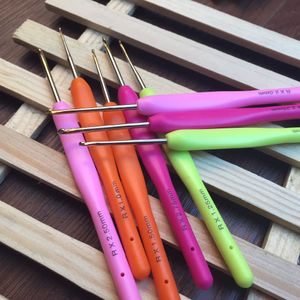 Hot 8 Size/Set Colorful Soft ABS &metal Crochet Hooks Aluminum Crochet Hook Knitting Needles set Weave Craft