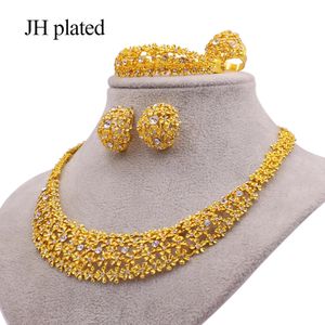 Set di gioielli Dubai Gold Color Set di regali per matrimoni africani Lady Party for Women Necklace Bracciale Orecchini Bracciale Anello Bridal 240402