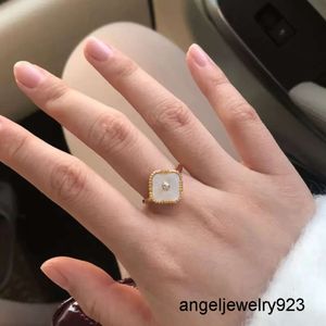 100% Silver Vintage Design Van Leaf Flug Ring Flowers Diamond Perlees Lucky Clover Ring Anello Anello di dito per le dita per le donne Anelli di design Accoppia